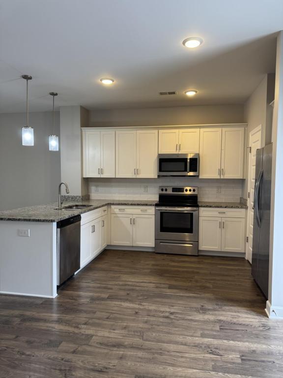 Building Photo - 244 Mansfield Dr