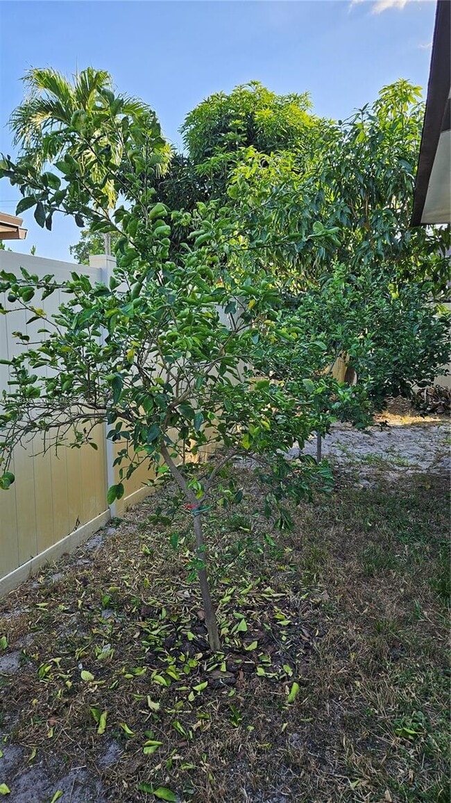 Building Photo - 8004 SW 29th St