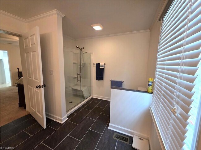 Building Photo - 1085 Brown Rd