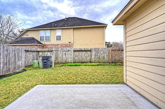 Building Photo - 4523 Long Creek Dr