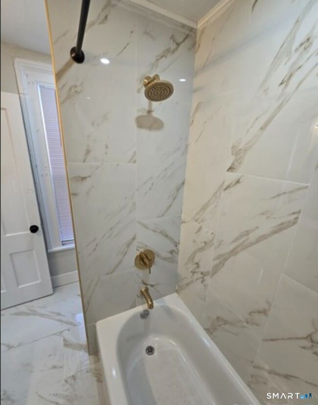 Building Photo - 80 Dickerman St