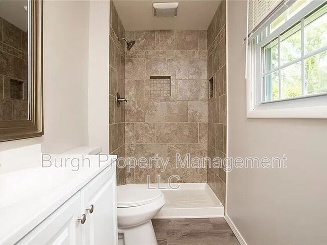 Building Photo - 1248 Satellite Cir