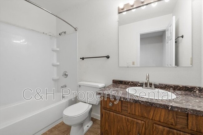 Building Photo - 2252 Avenue C