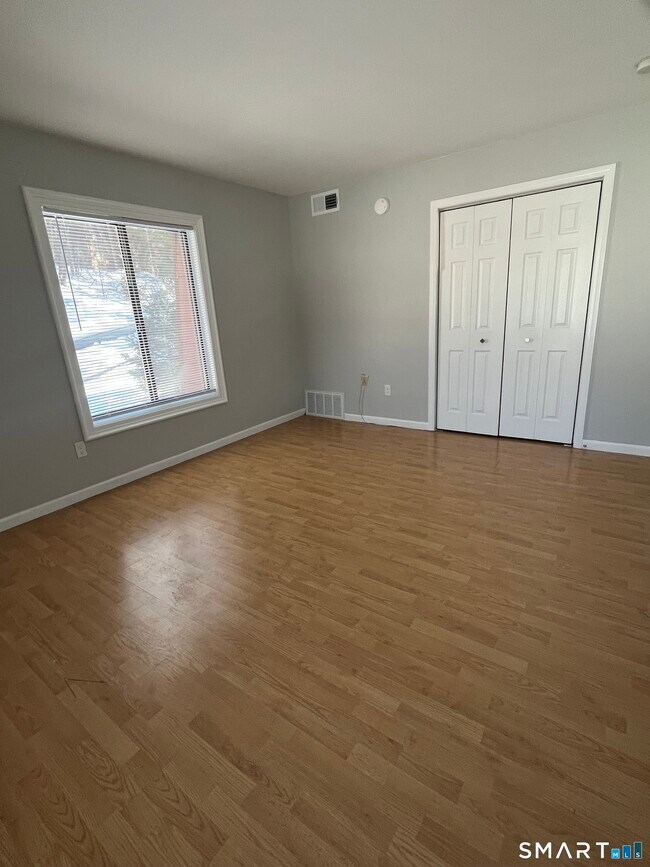 Building Photo - 85 Woodsedge Dr