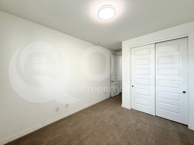 Building Photo - 6908 S 12th Way