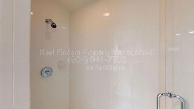 Building Photo - 330 N Shore Cir