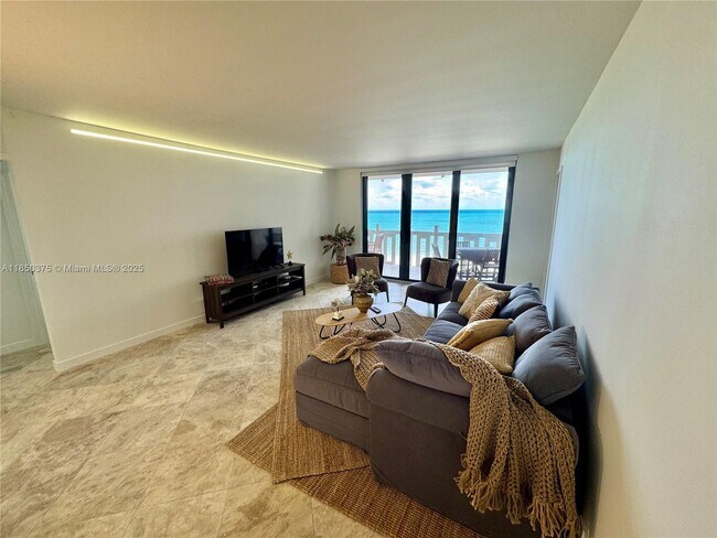 Building Photo - 1111 Crandon Blvd