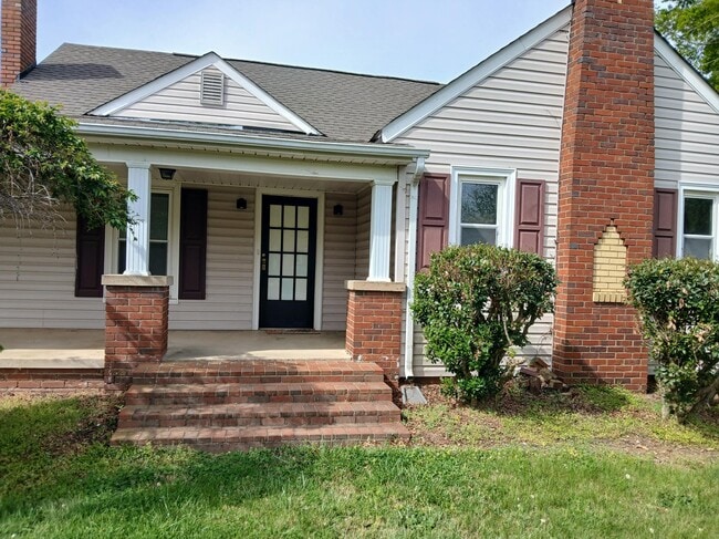 Building Photo - 1937 Trinity Church Rd