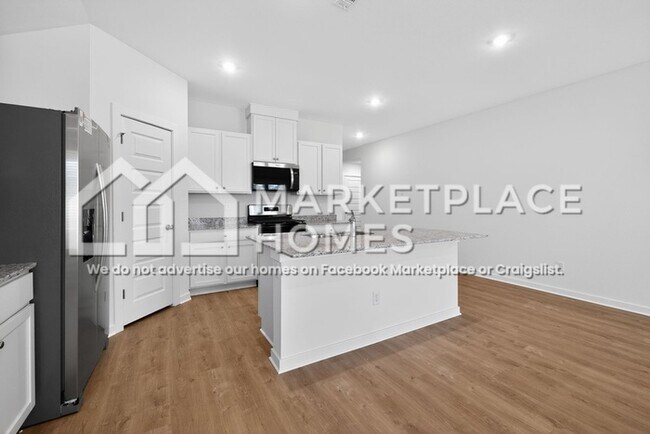 Building Photo - 3050 Rosalee Ln