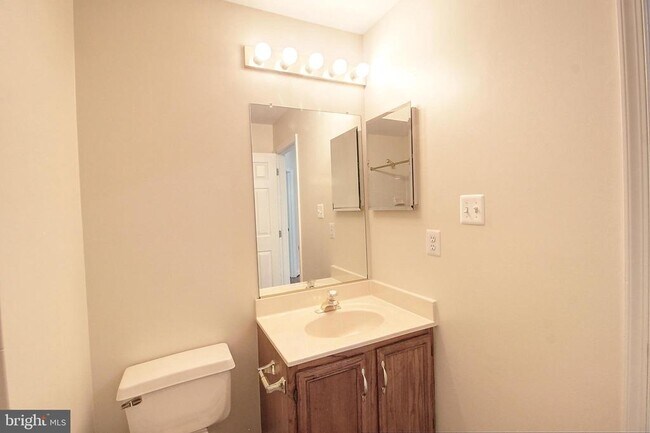 Building Photo - 8864 Briarcliff Ln