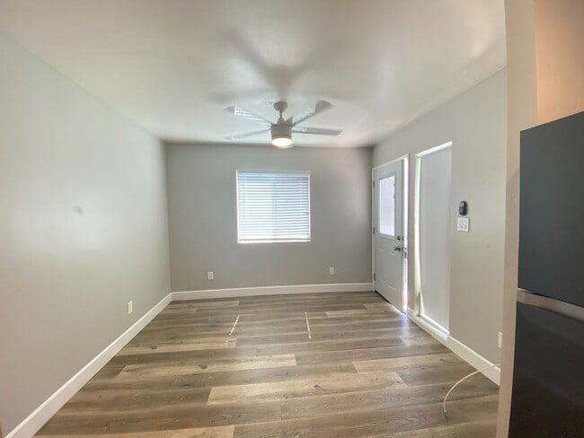 Building Photo - 3BD/1BA on Montezuma! (Lease out, pending ...