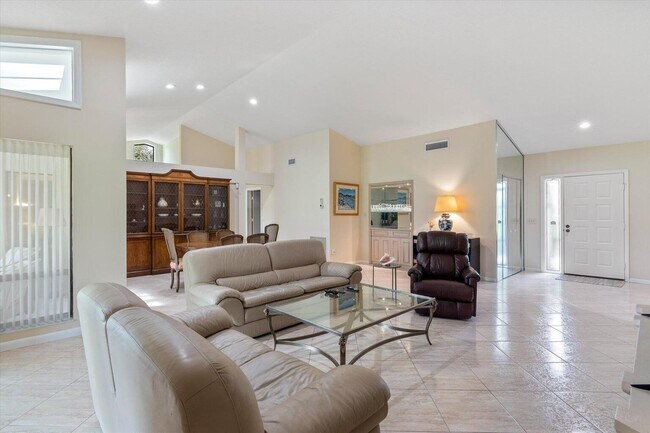 Building Photo - 16700 Willow Creek Dr