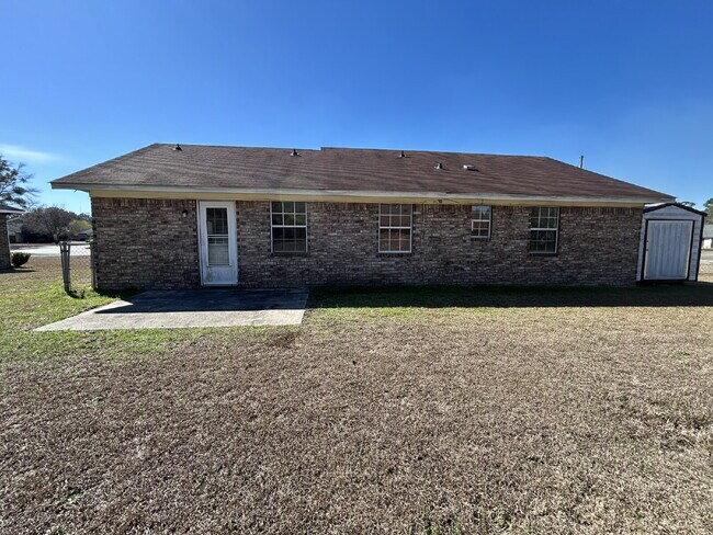 Building Photo - House for Rent