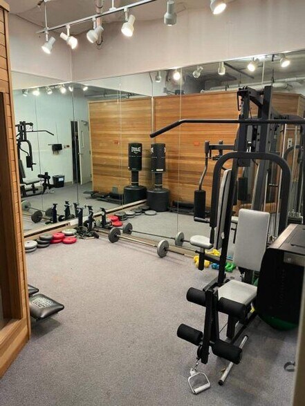 Building Photo - 769 Hayes St