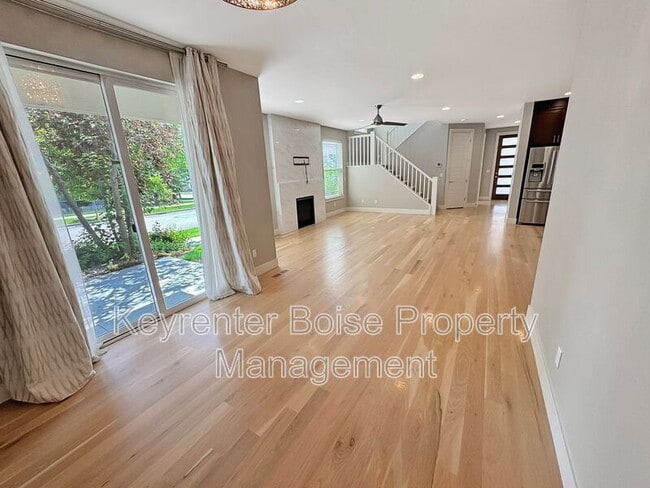 Building Photo - 2784 S Trailwood Way