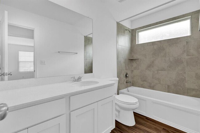 Building Photo - 332 Escondido Cir
