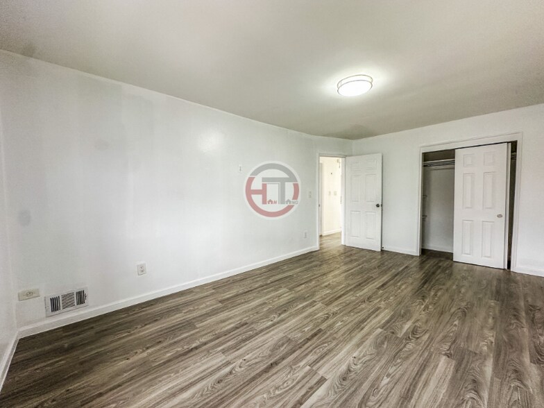 Building Photo - 1463 Stadium Ave