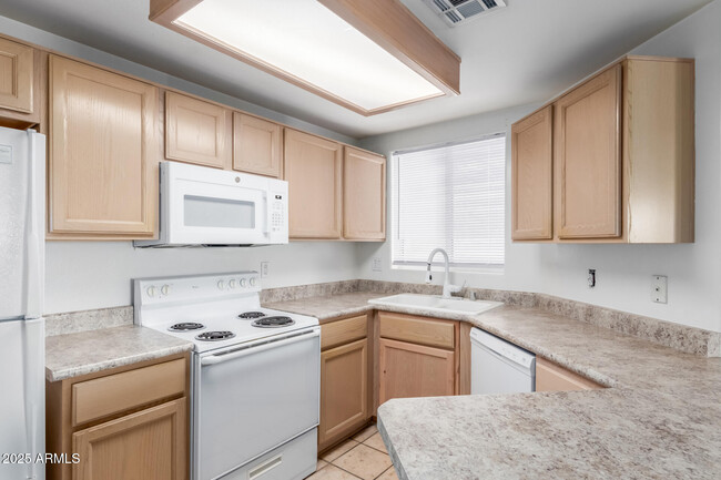 Building Photo - 10401 N 52nd St