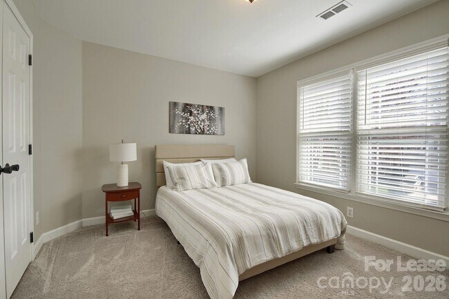 Building Photo - 6520 Red Maple Dr