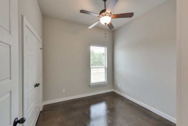 Building Photo - 4052 Shiloh Ct