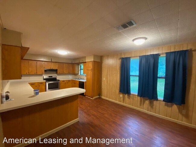 Building Photo - 3 br, 2 bath House - 358 Preston St