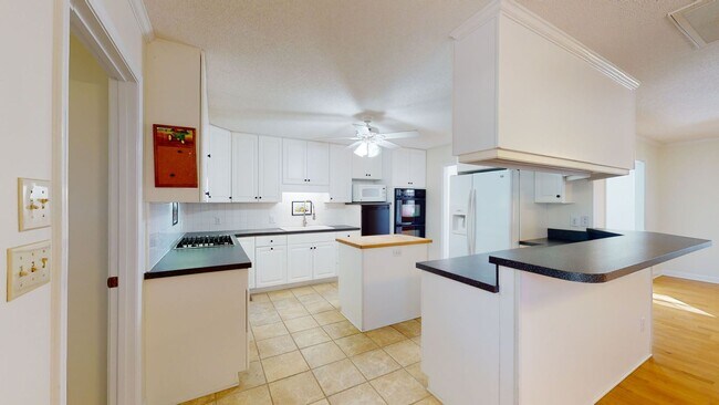 Building Photo - 4015 Freedom Way