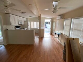 Building Photo - 1 Bedroom Rental in St. Cloud's Shelter Cove