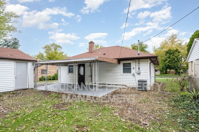 Building Photo - 4612 W Hillcrest Ave