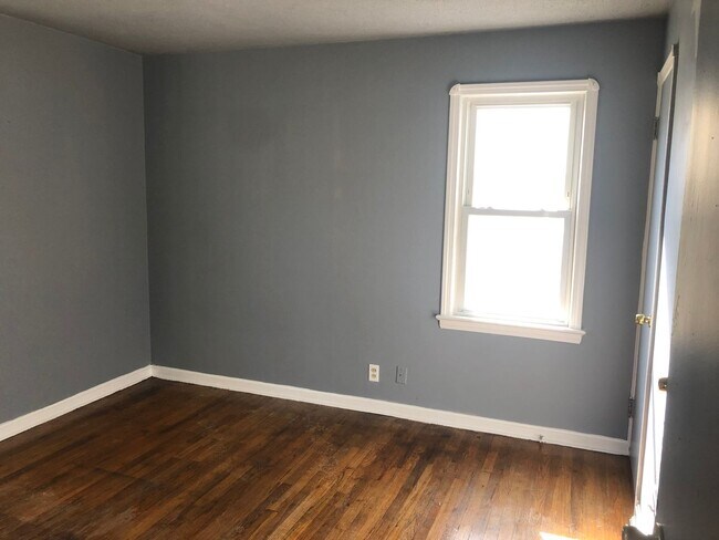 Building Photo - 3 BED 1 BATH IN BEAUTIFUL GARFIELD HEIGHTS!