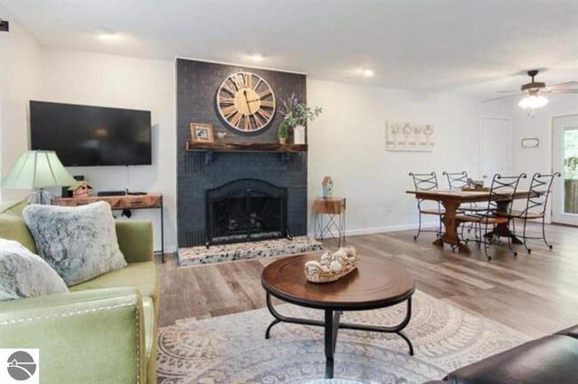 Building Photo - 4019 Williamsburg Rd