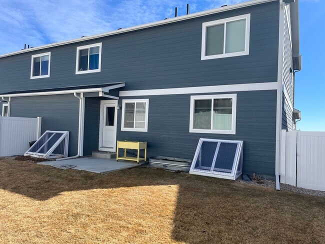 Building Photo - 3 BEDROOM 2 AND A HALF BATH NEWER CONSTRUCTION TWINHOME IN HARMONY VALLEY