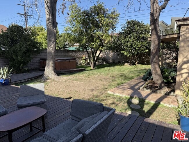 Building Photo - 2830 Glendon Ave