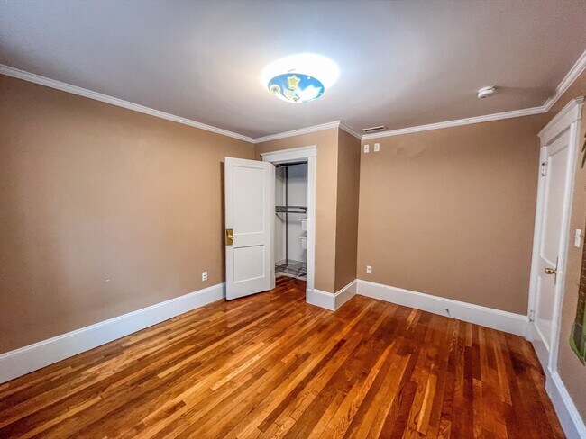 Building Photo - 267 Beech St