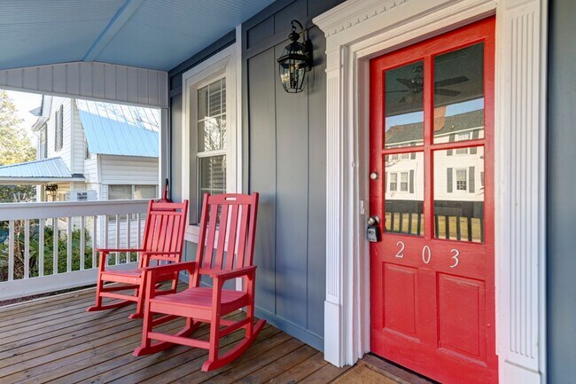 Building Photo - 203 Oliver St