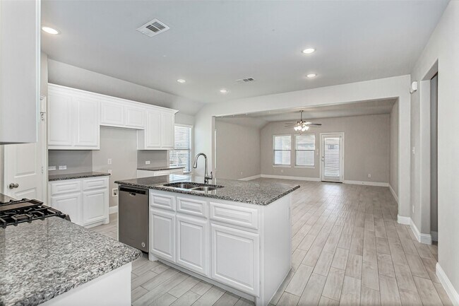 Building Photo - 1203 Rendyn St