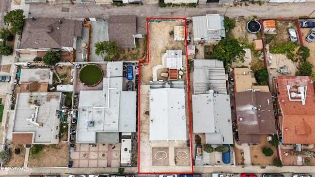 Building Photo - 3418 Yandell Dr