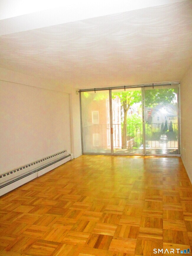 Building Photo - 87 Glenbrook Rd