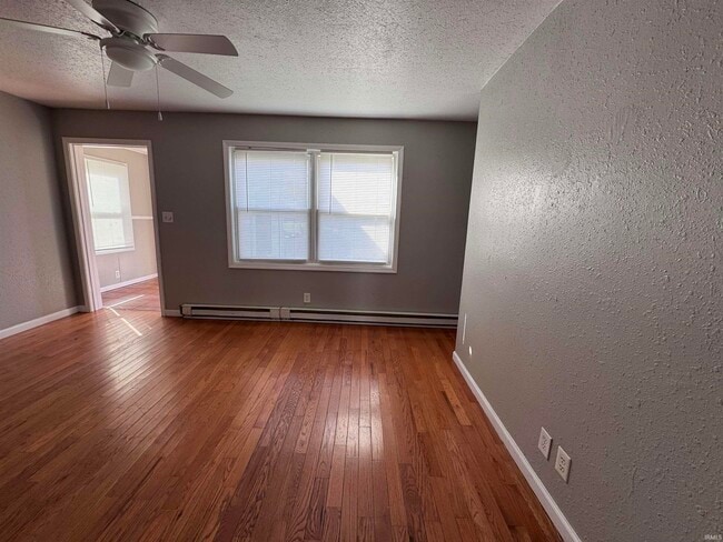 Building Photo - 2112 W 11th St