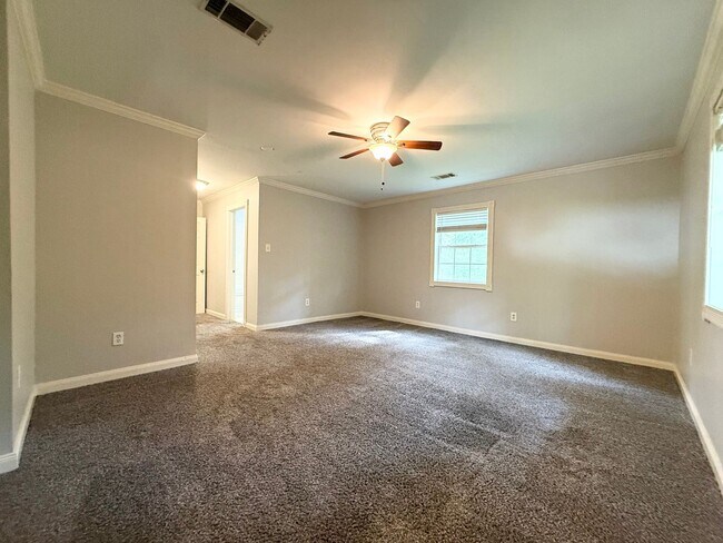 Building Photo - 9115 Oak Grove Ln