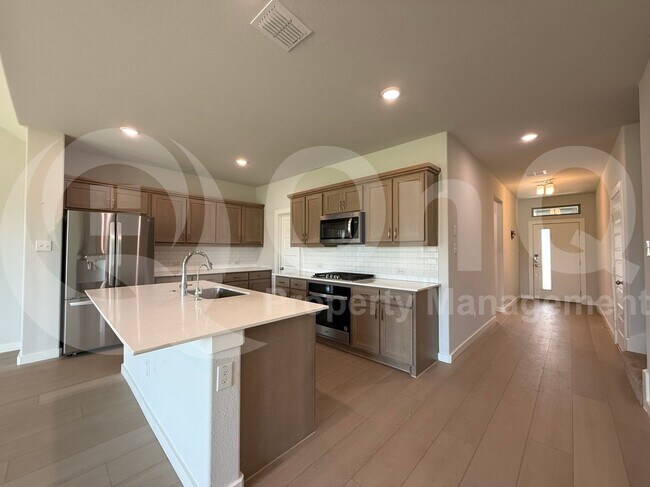 Building Photo - 405 Loganberry Dr