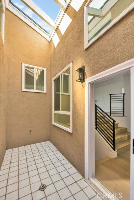 Building Photo - 804 Gardenia Way