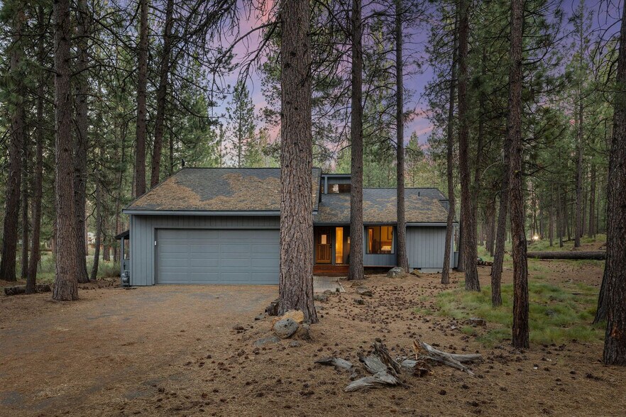 Building Photo - 18087 E Butte Ln