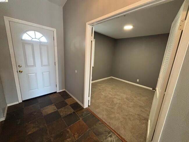 Building Photo - 5250 Riverlake Rd