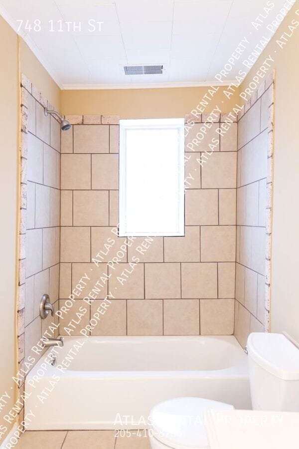 Building Photo - 748 11th St