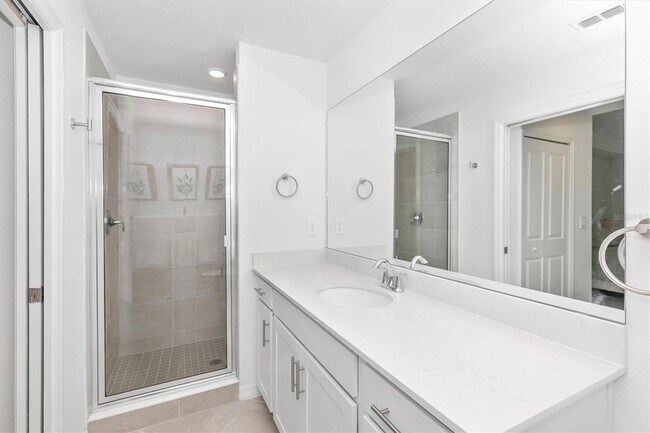 Building Photo - 12320 Wellen Golf St