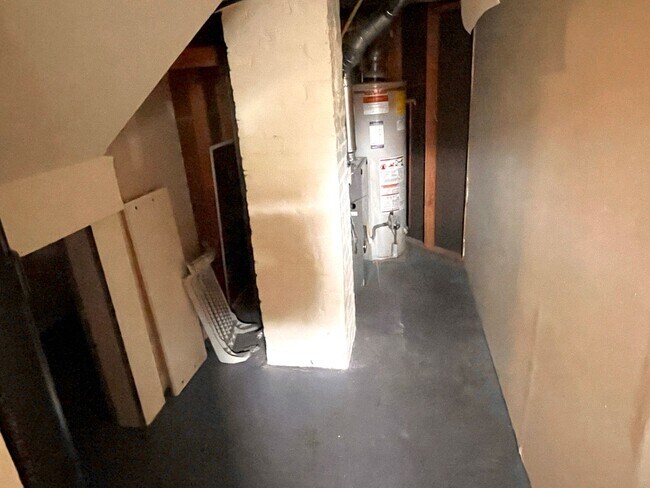 Building Photo - Classic 1922 Alameda Home with Beautiful A...