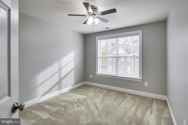 Building Photo - 2260 Brimstone Pl