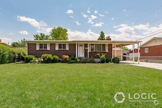Building Photo - Beautiful Move-In Ready Rambler in Sandy!