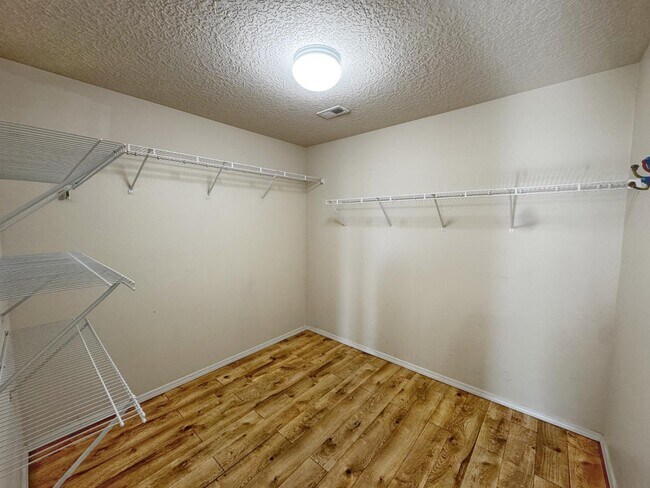 Building Photo - 11019 Marina Gate Trail NE
