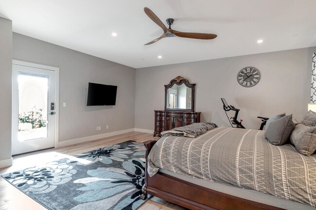 Building Photo - Fully Furnished 3BD/2BA Home with Solar – ...